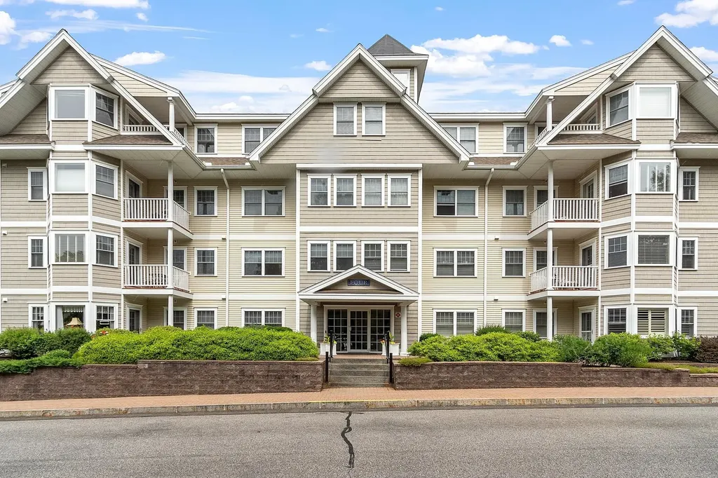 4 Sterling Hill Lane Exeter NH 03833