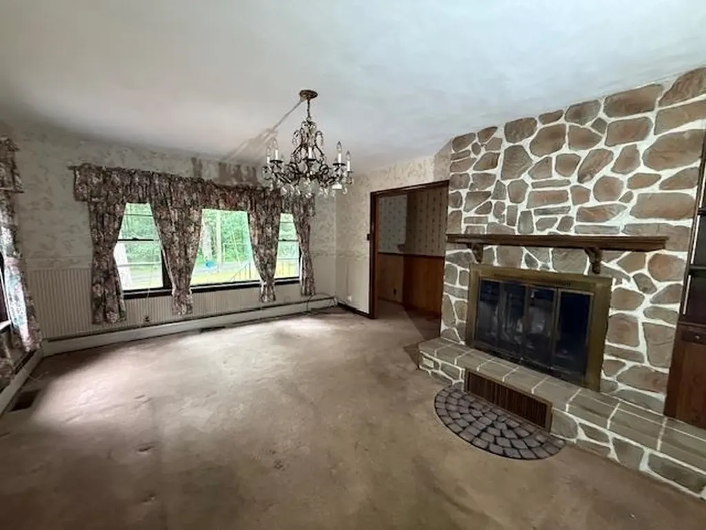 224 East Dunbarton Road Goffstown NH 03045