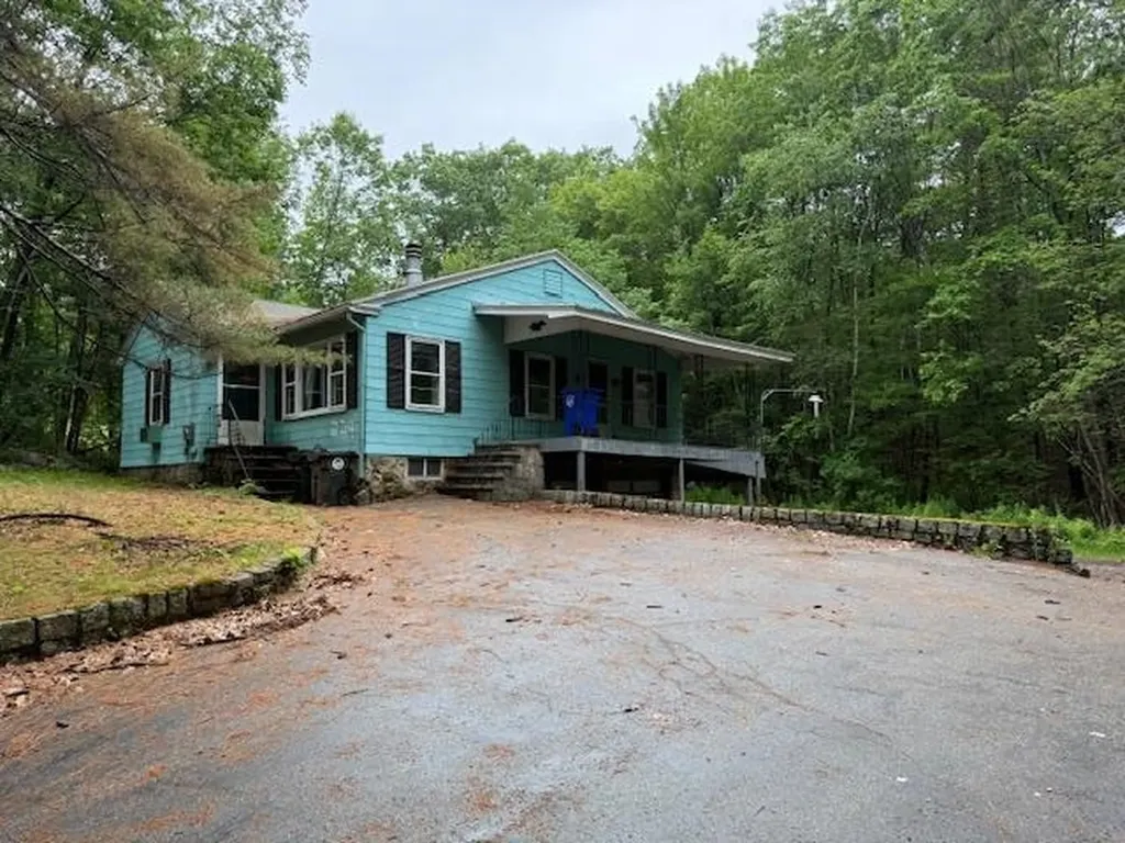 224 East Dunbarton Road Goffstown NH 03045