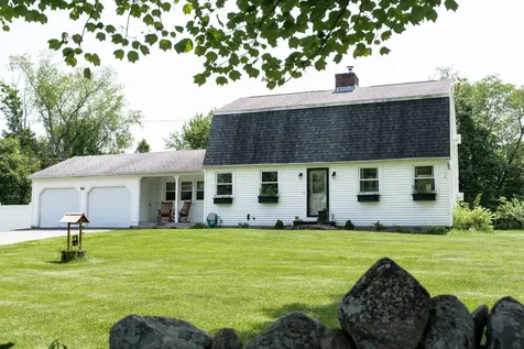 7 Old Chester Road Derry NH 03038