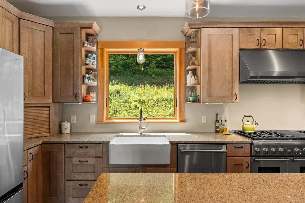 1045 Ring Road Waterbury VT 05677