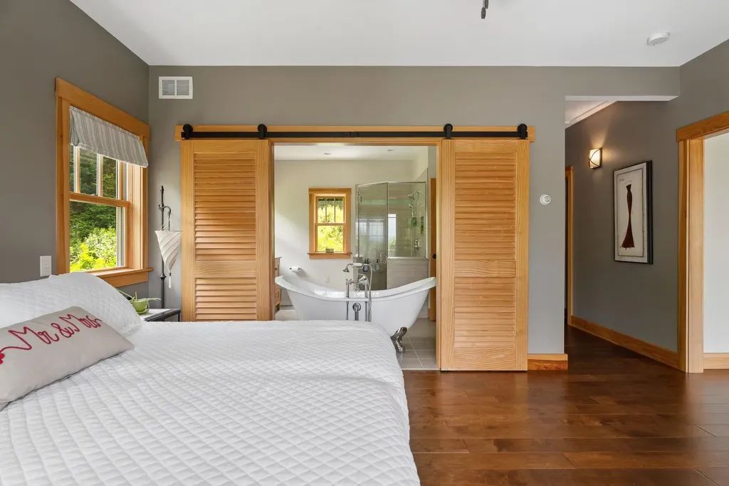 1045 Ring Road Waterbury VT 05677