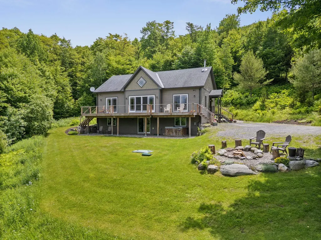 1045 Ring Road Waterbury VT 05677