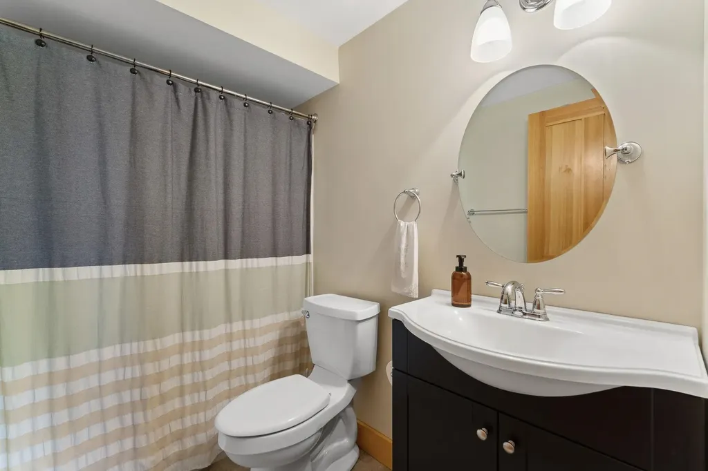 1045 Ring Road Waterbury VT 05677