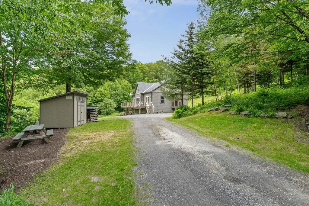 1045 Ring Road Waterbury VT 05677