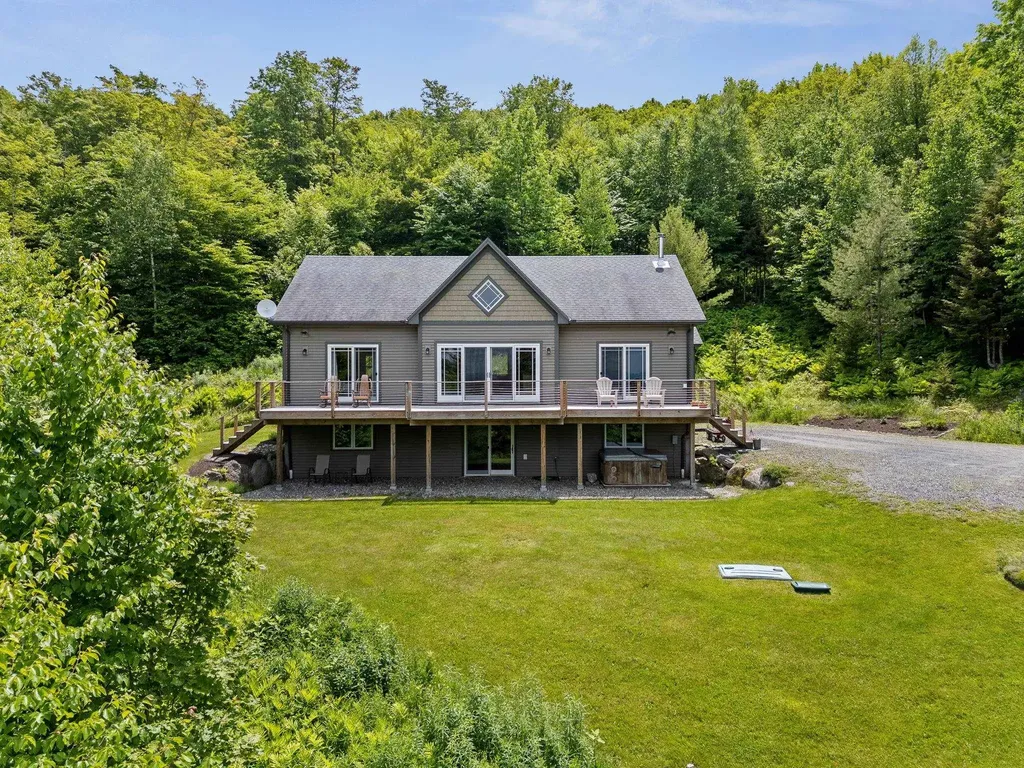 1045 Ring Road Waterbury VT 05677