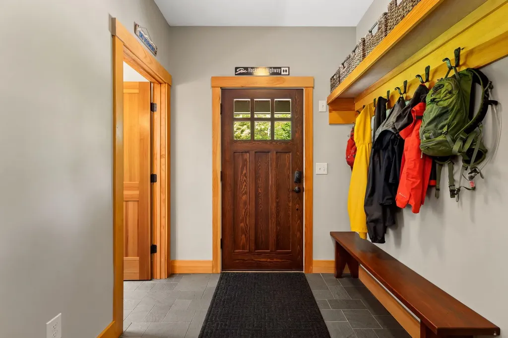 1045 Ring Road Waterbury VT 05677