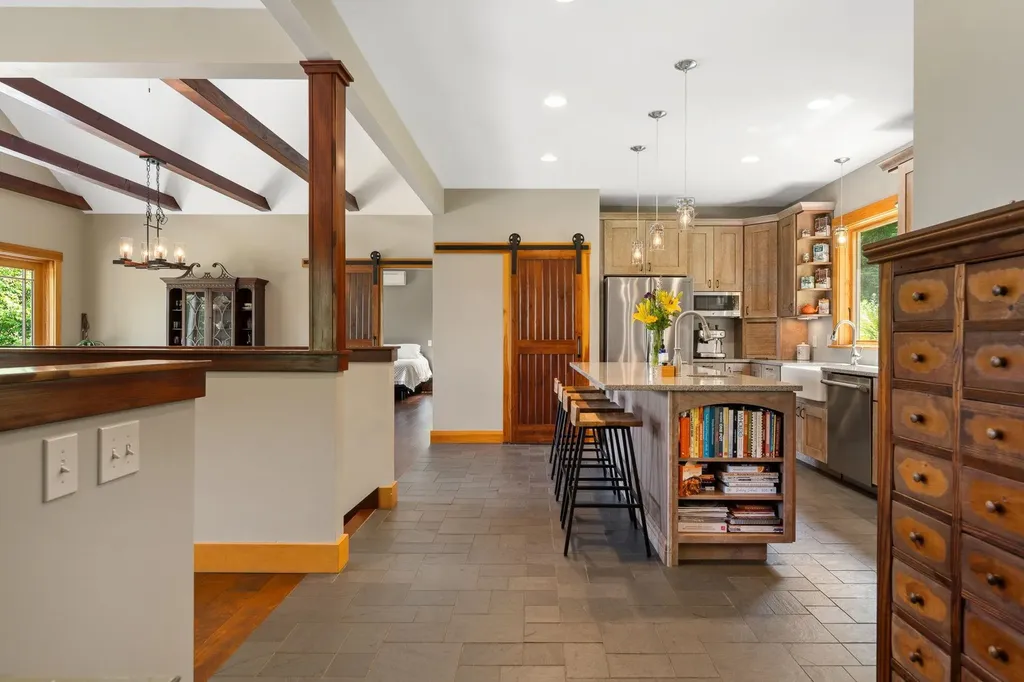 1045 Ring Road Waterbury VT 05677