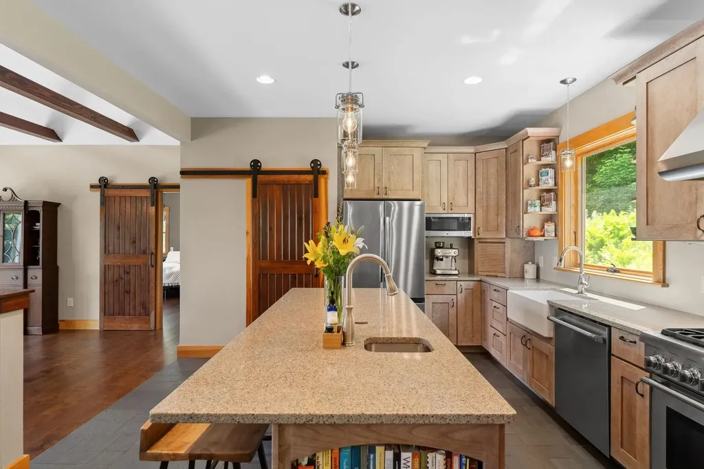 1045 Ring Road Waterbury VT 05677