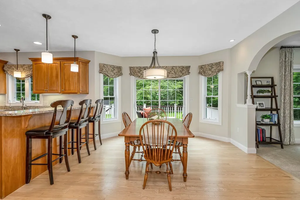 17 Cardiff Road Windham NH 03087