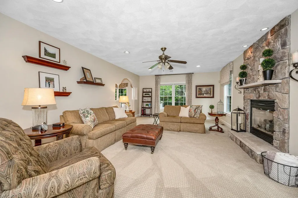 17 Cardiff Road Windham NH 03087