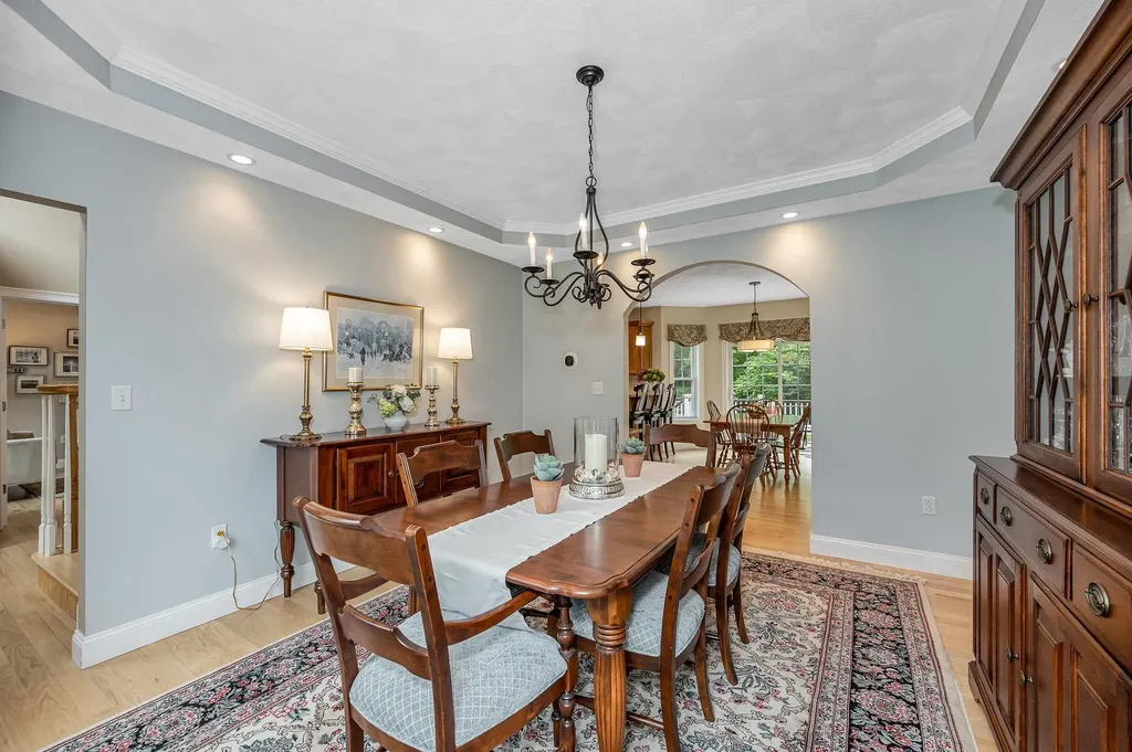 17 Cardiff Road Windham NH 03087