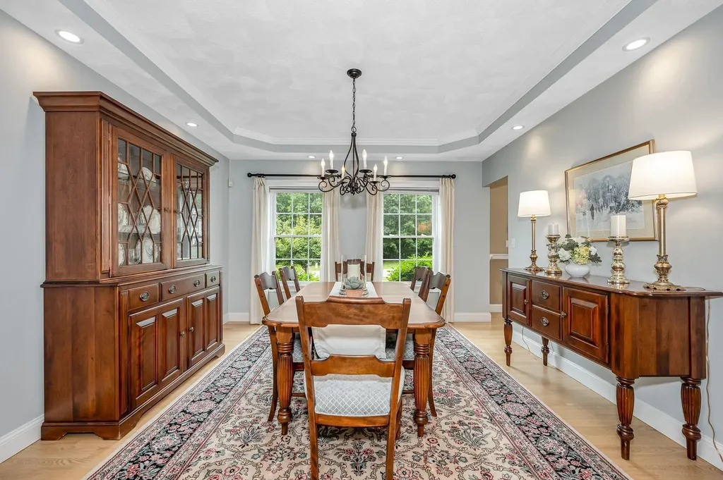 17 Cardiff Road Windham NH 03087