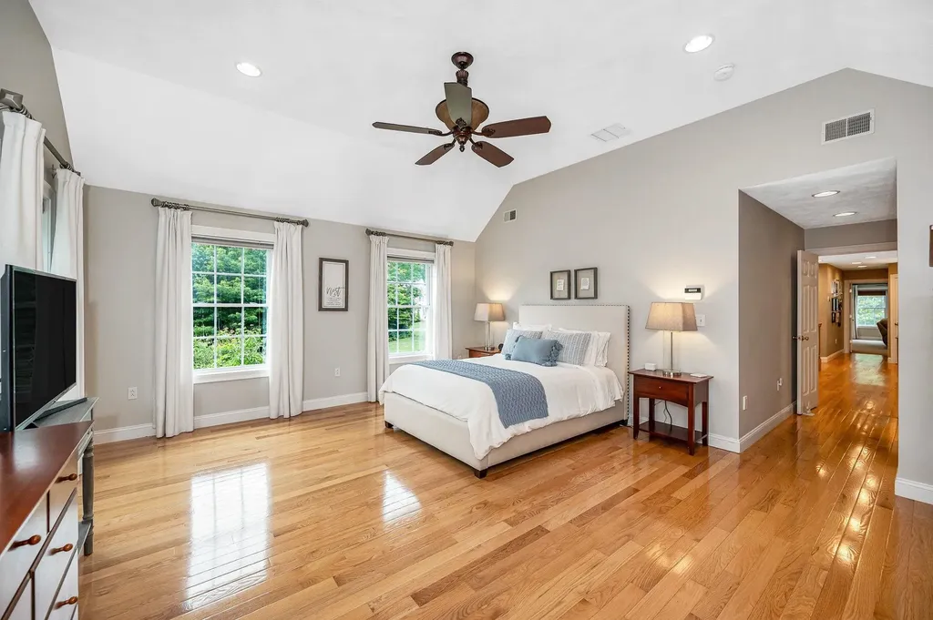 17 Cardiff Road Windham NH 03087