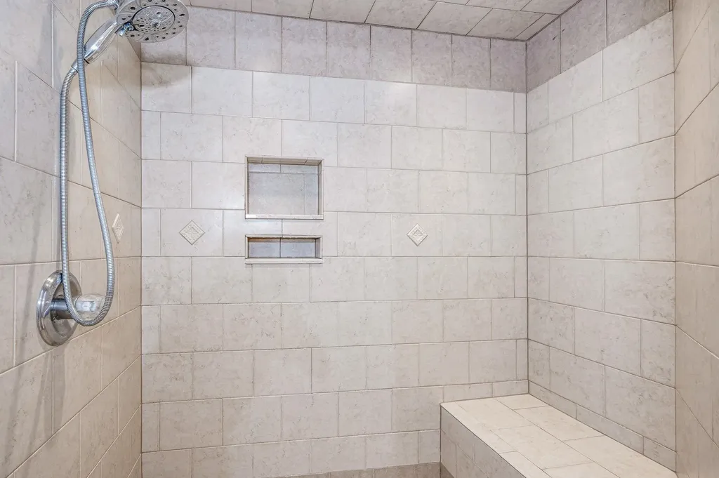 17 Cardiff Road Windham NH 03087