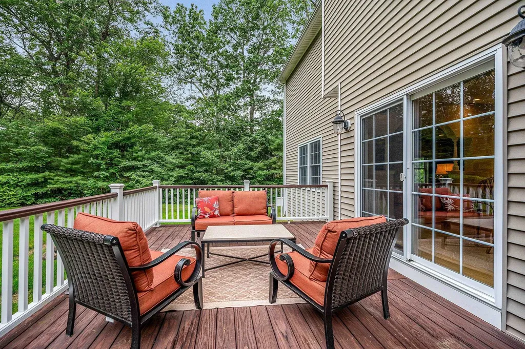 17 Cardiff Road Windham NH 03087