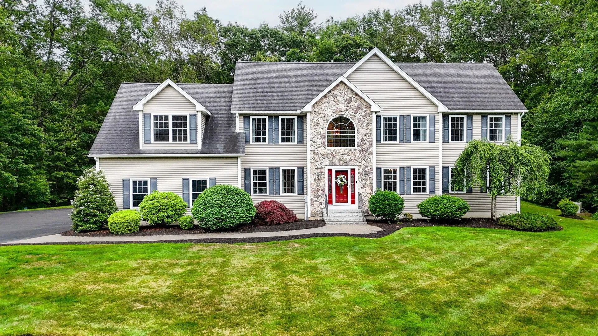 17 Cardiff Road Windham NH 03087