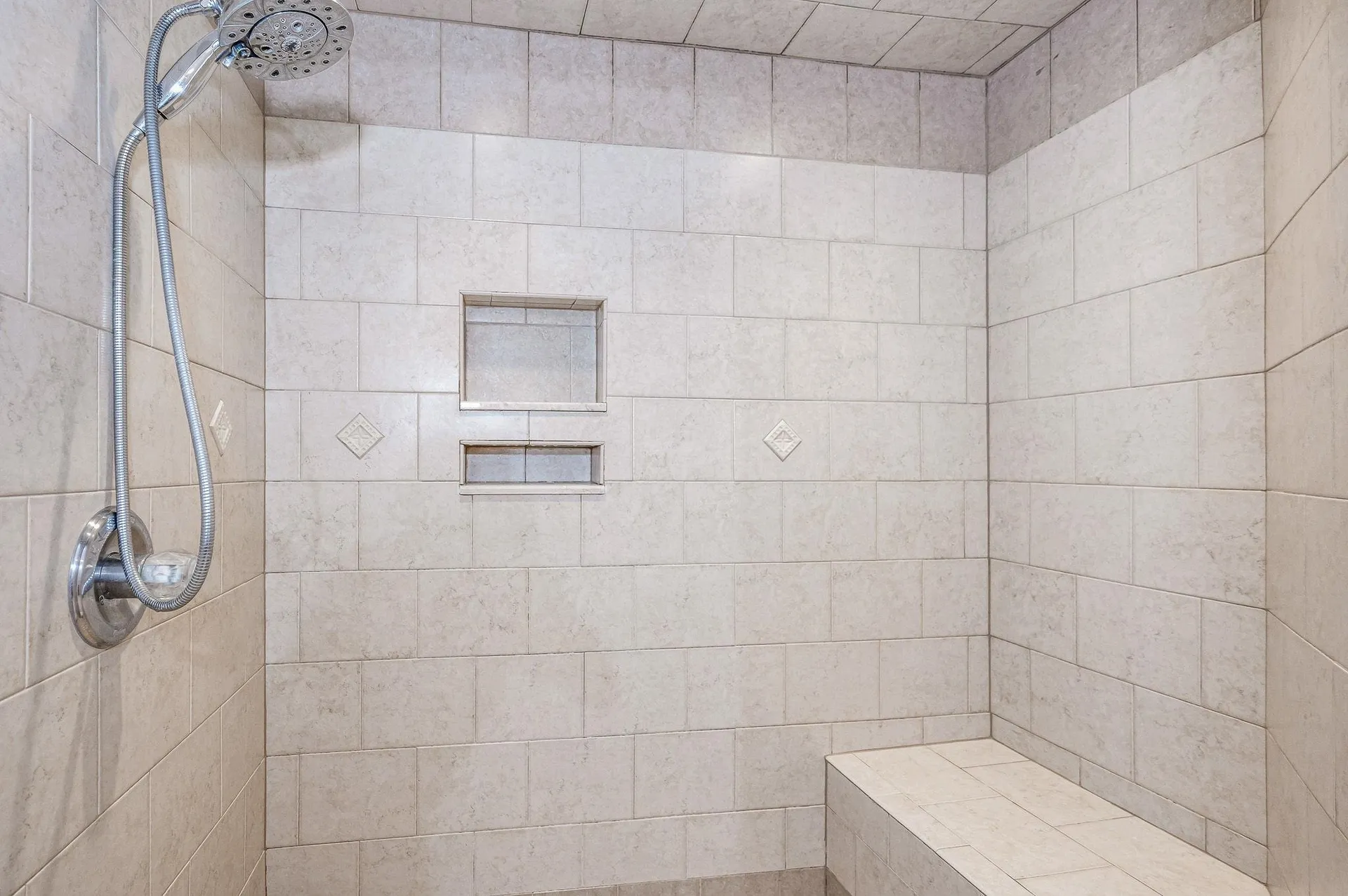 17 Cardiff Road Windham NH 03087