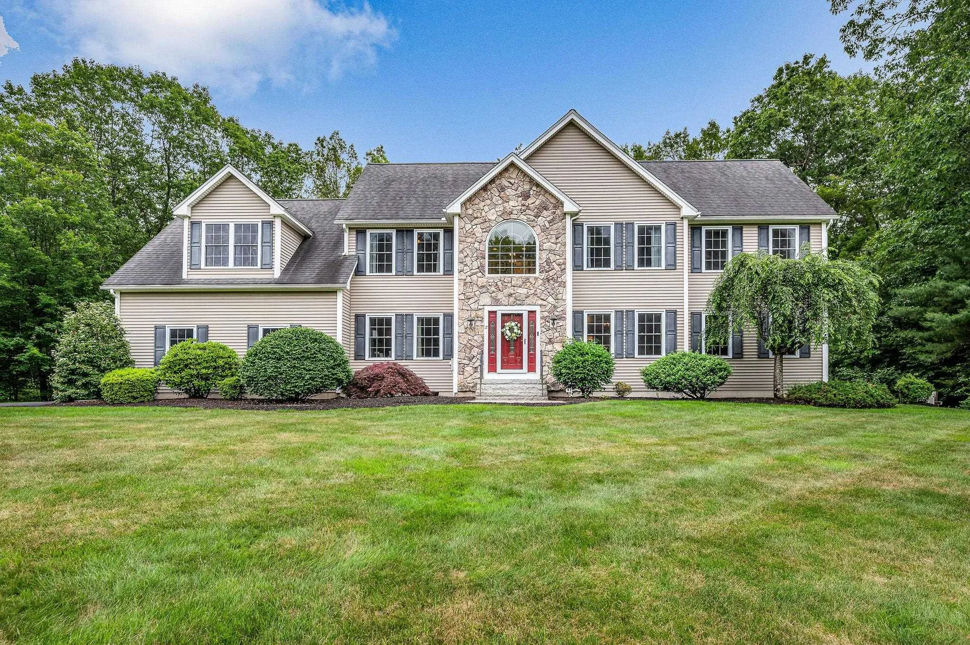 17 Cardiff Road Windham NH 03087