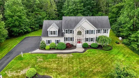 17 Cardiff Road Windham NH 03087