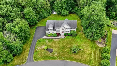 17 Cardiff Road Windham NH 03087