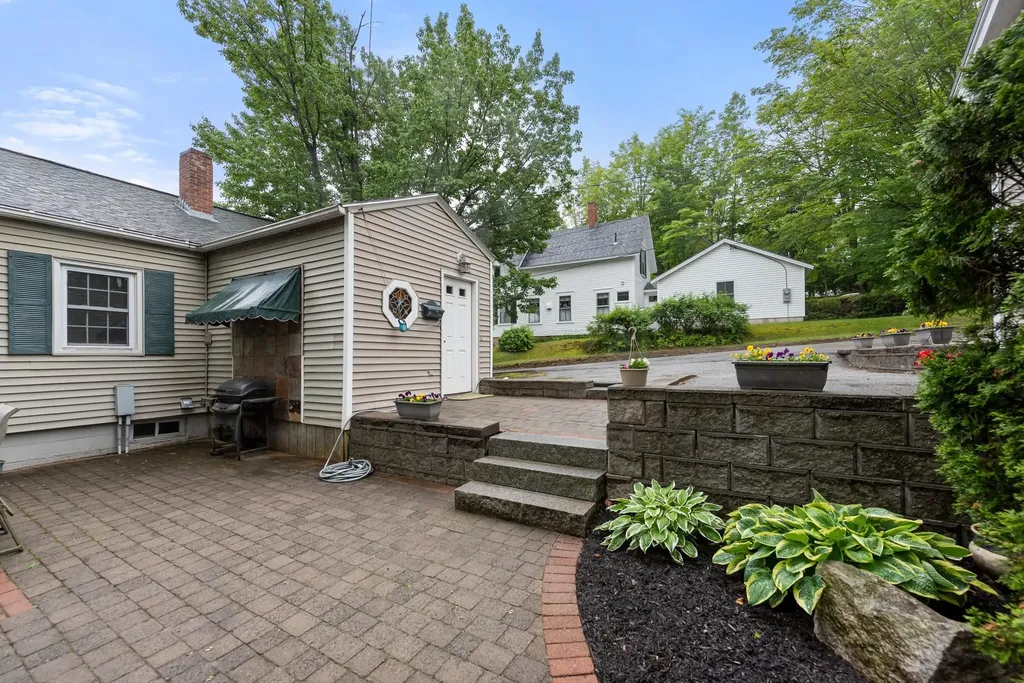 10 Prospect Street Bristol NH 03222