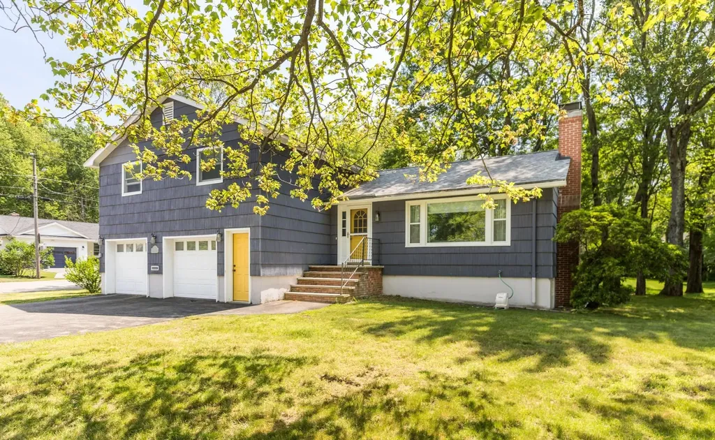 19 Harding Road Portsmouth NH 03801