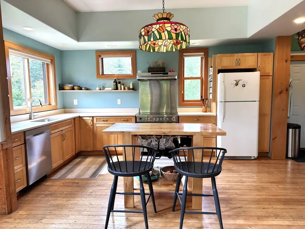 491 Taylor Road Greensboro VT 05842