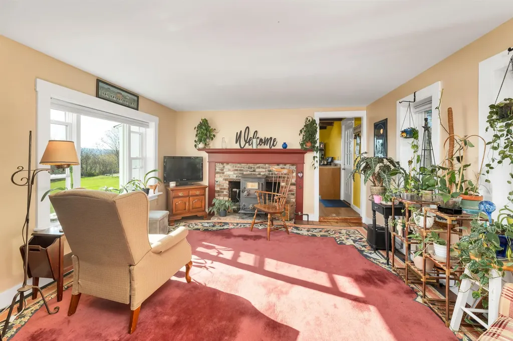 45 Effingham Road Ossipee NH 03864