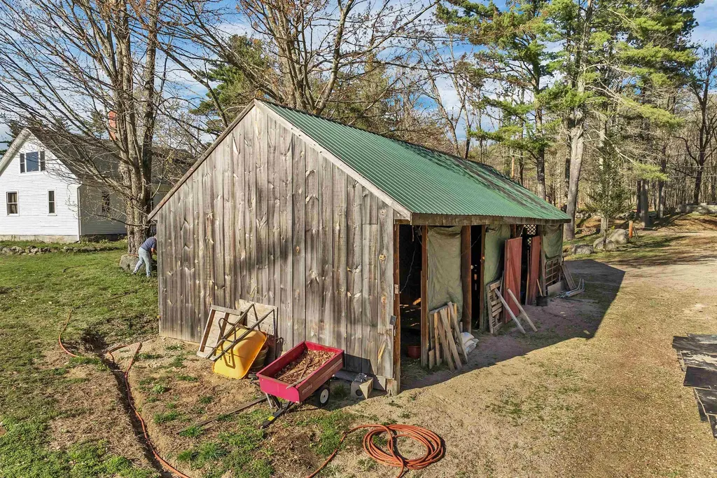 45 Effingham Road Ossipee NH 03864