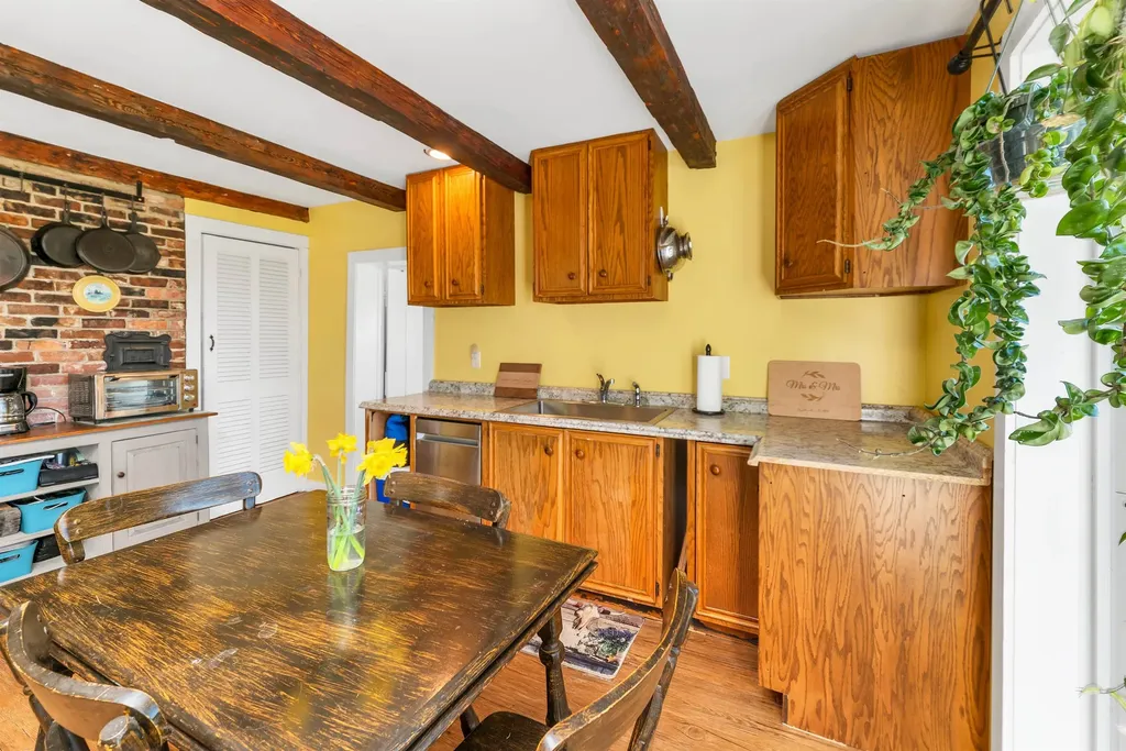 45 Effingham Road Ossipee NH 03864