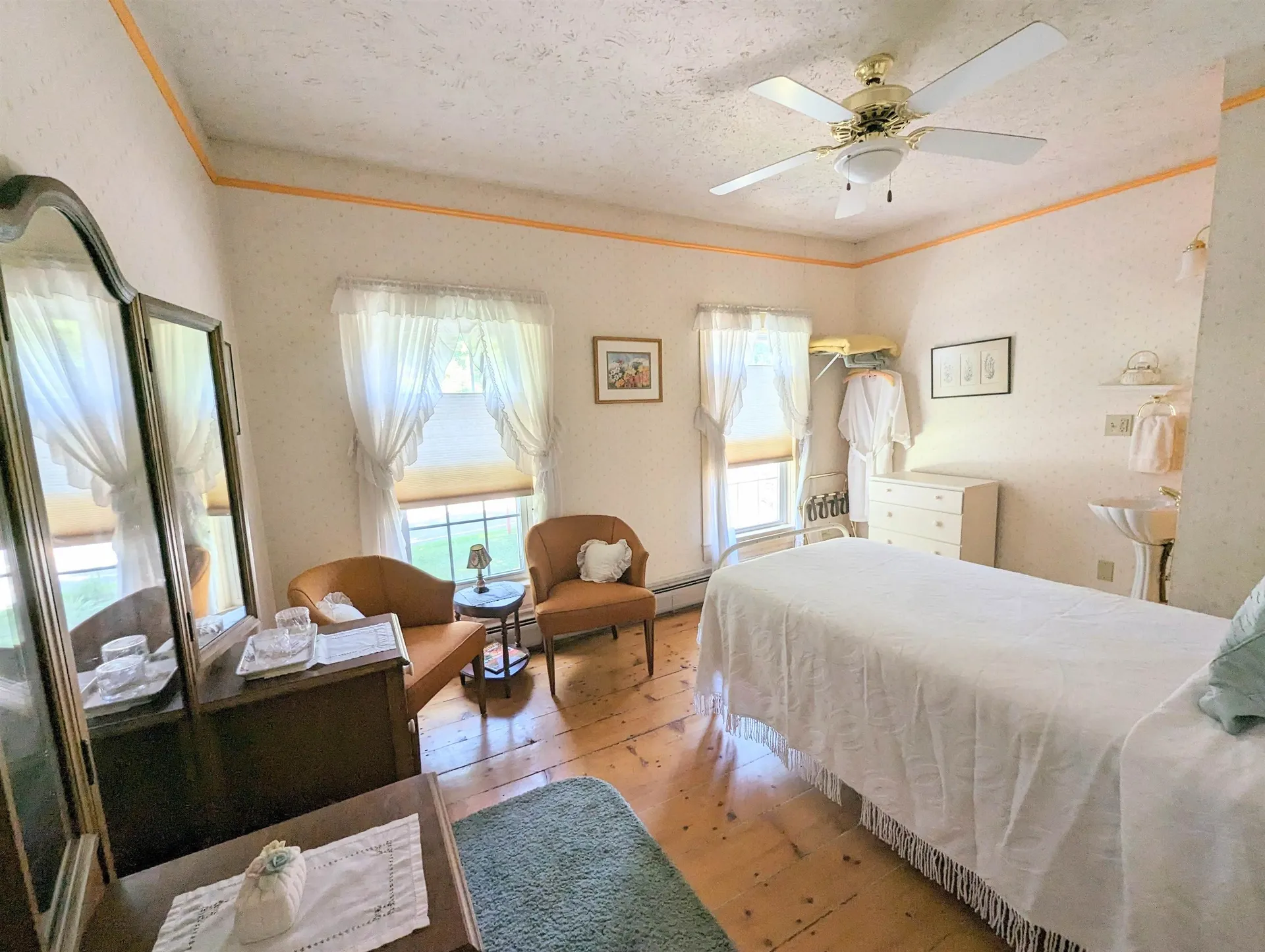 1573 Us Route 5 South Barnet VT 05821