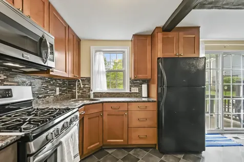 79 Cannongate Road Nashua NH 03063