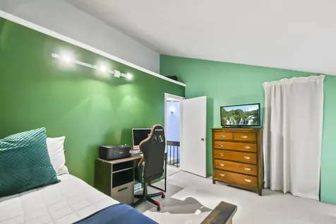 79 Cannongate Road Nashua NH 03063