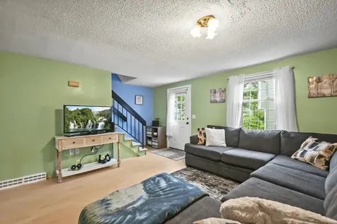 79 Cannongate Road Nashua NH 03063