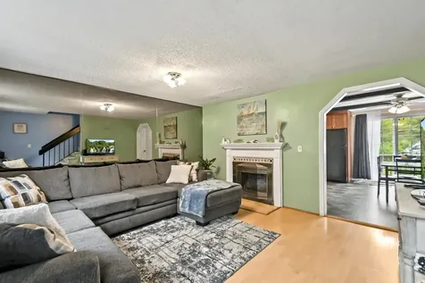79 Cannongate Road Nashua NH 03063