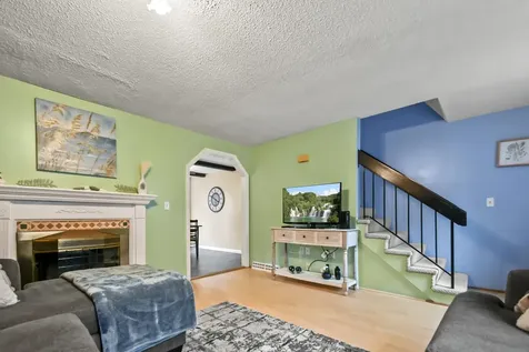 79 Cannongate Road Nashua NH 03063