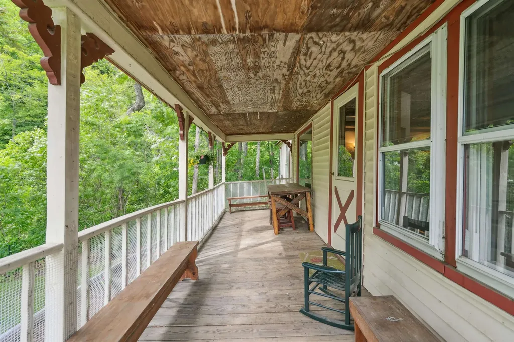 46 Upper Village Road Chelsea VT 05038