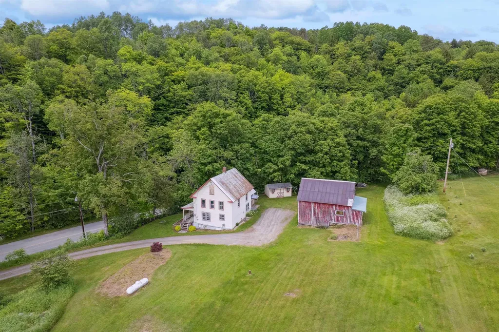 46 Upper Village Road Chelsea VT 05038