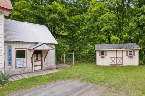 46 Upper Village Road Chelsea VT 05038