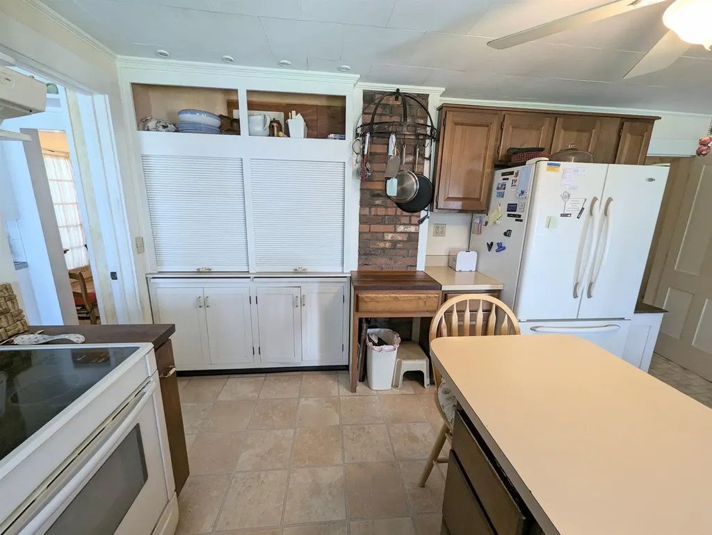 1573 Us Route 5 South Barnet VT 05821