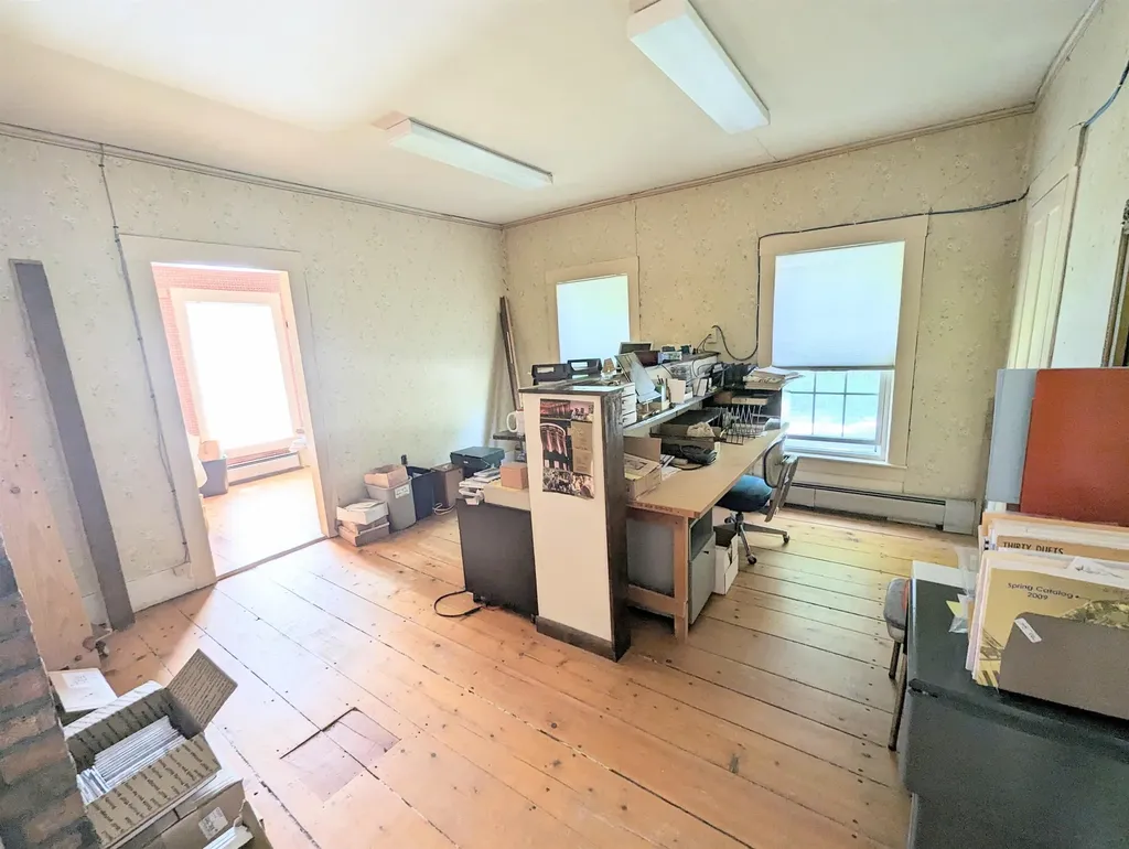 1573 Us Route 5 South Barnet VT 05821