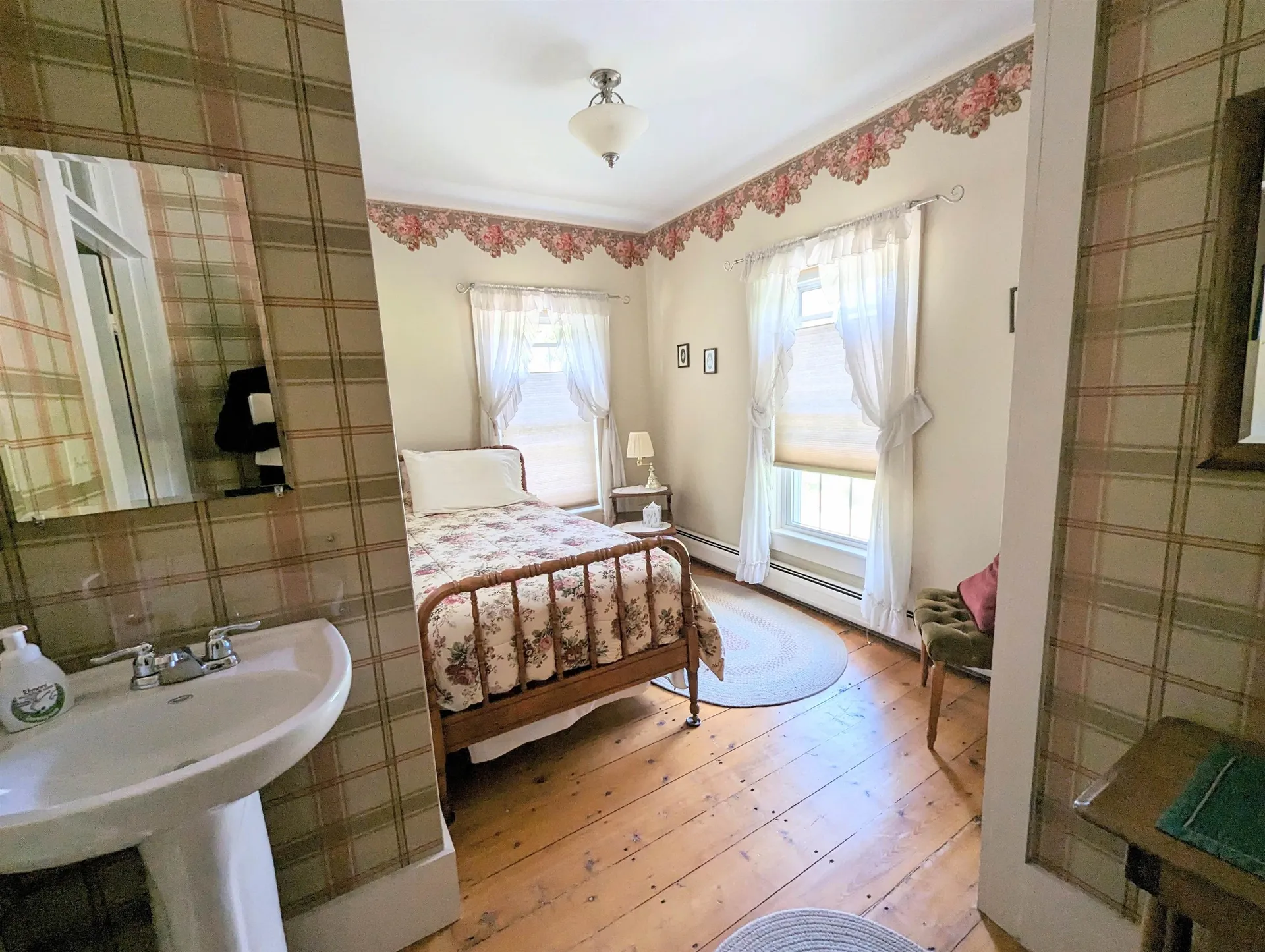 1573 Us Route 5 South Barnet VT 05821