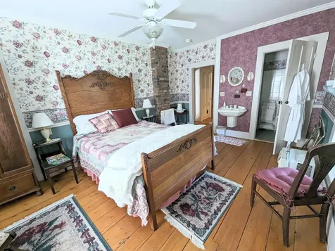 1573 Us Route 5 South Barnet VT 05821