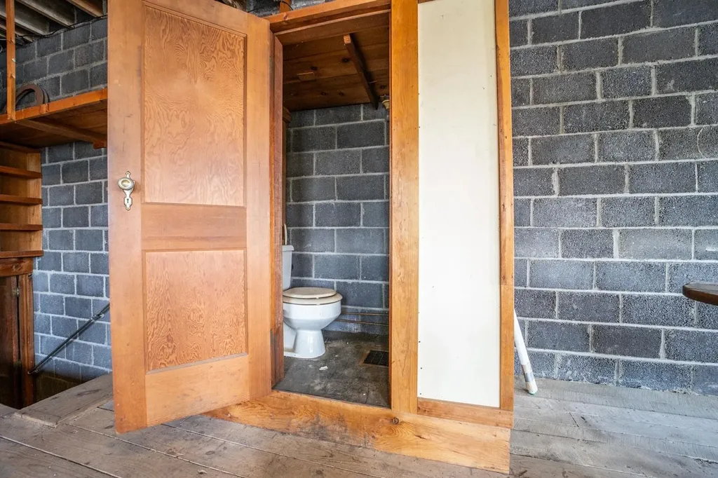 17 E Bow Street Franklin NH 03235