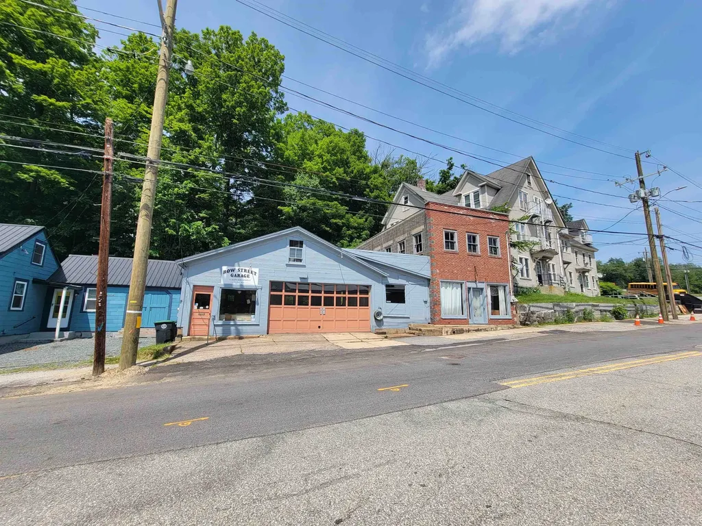 17 E Bow Street Franklin NH 03235
