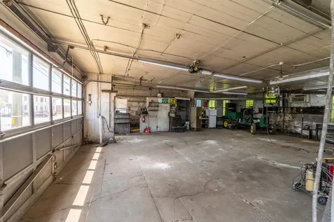 17 E Bow Street Franklin NH 03235