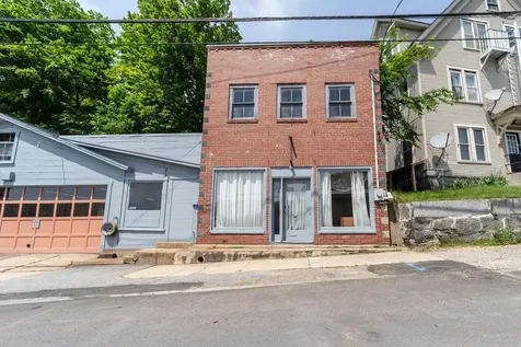 17 E Bow Street Franklin NH 03235