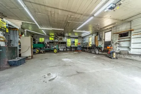 17 E Bow Street Franklin NH 03235