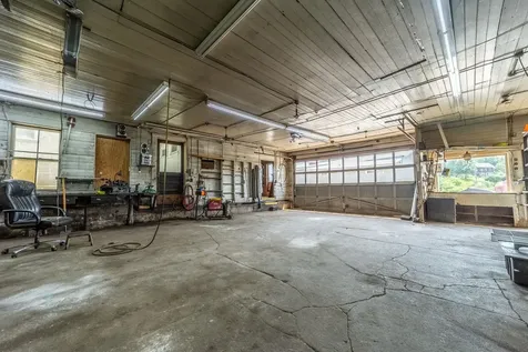 17 E Bow Street Franklin NH 03235